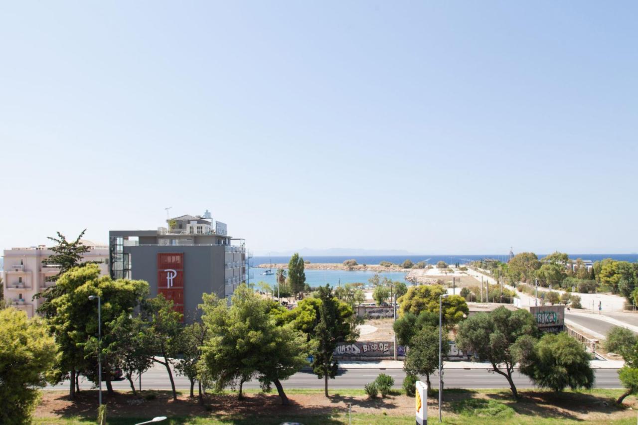 Modern Apt In Glyfada A Breath Away From The Sea - The View アテネ エクステリア 写真