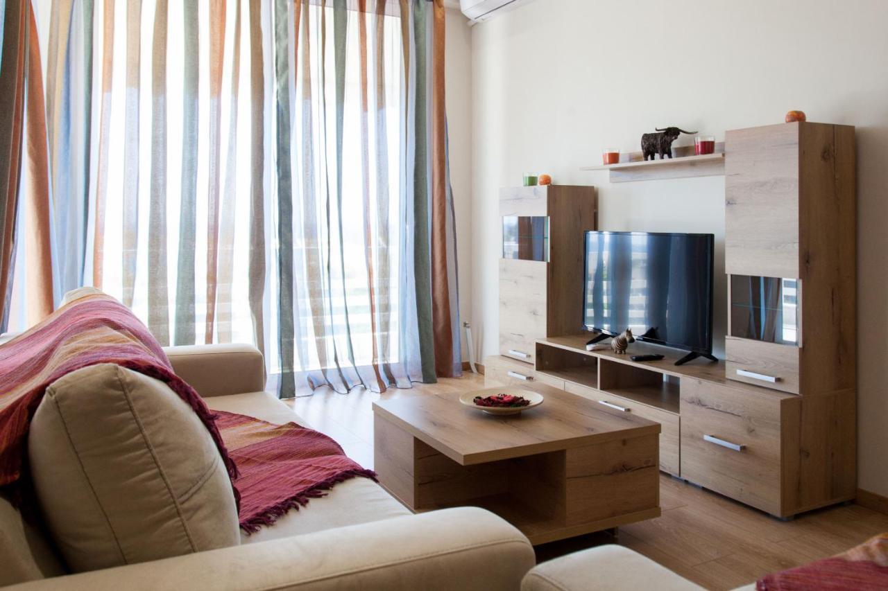 Modern Apt In Glyfada A Breath Away From The Sea - The View アテネ エクステリア 写真