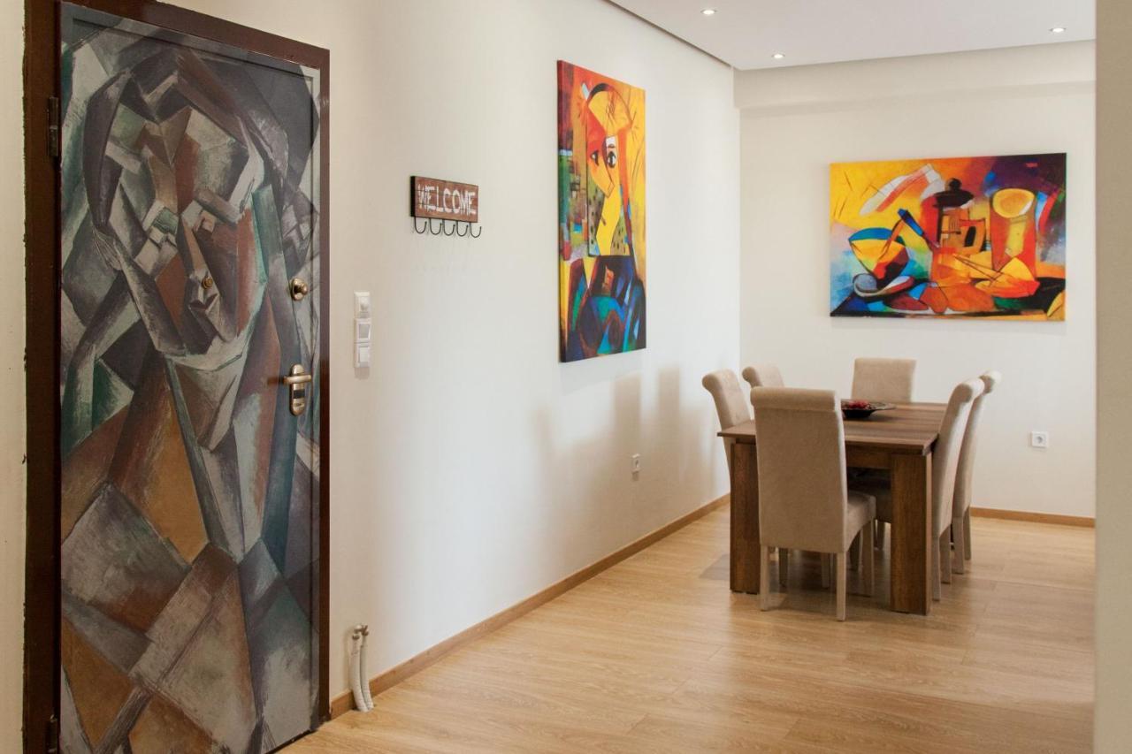 Modern Apt In Glyfada A Breath Away From The Sea - The View アテネ エクステリア 写真
