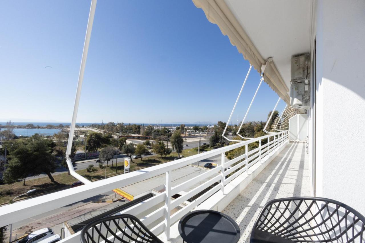 Modern Apt In Glyfada A Breath Away From The Sea - The View アテネ エクステリア 写真