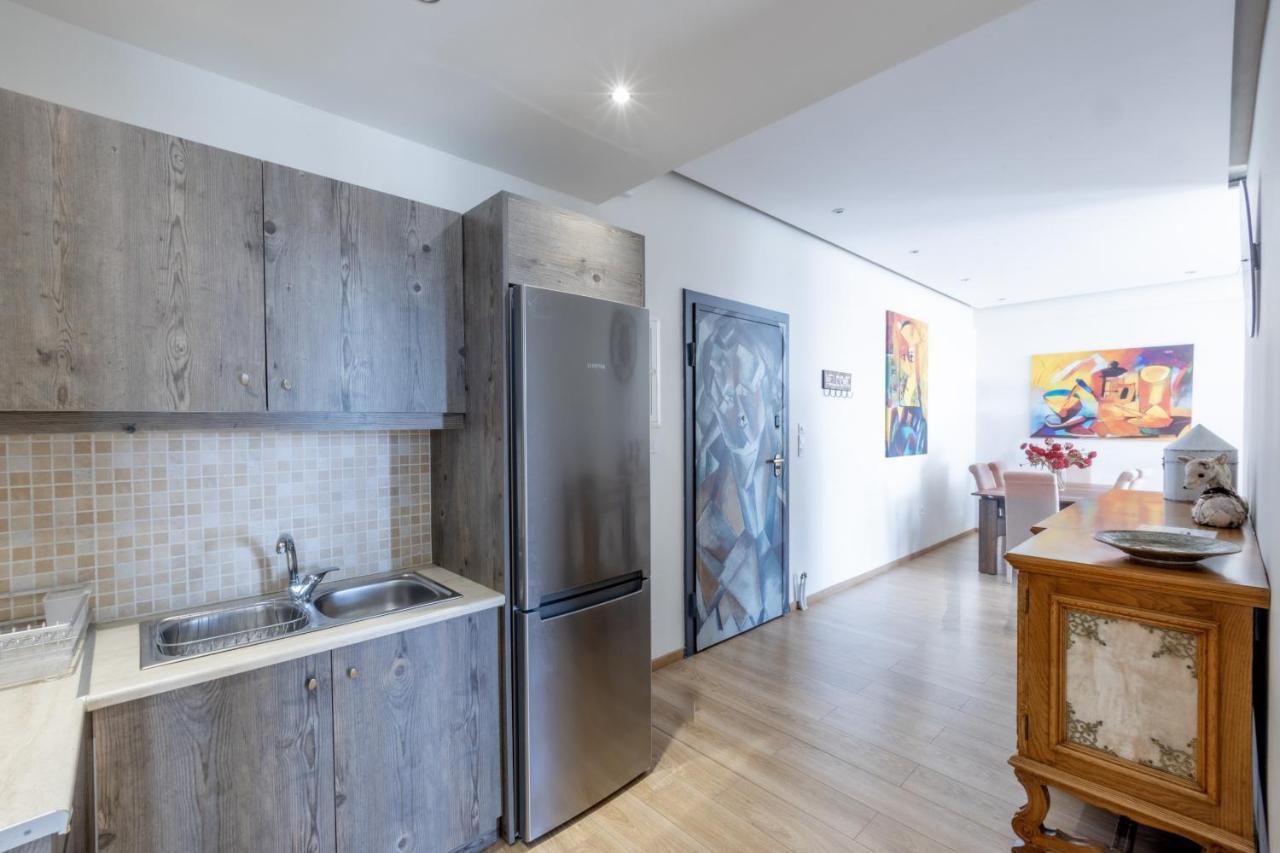 Modern Apt In Glyfada A Breath Away From The Sea - The View アテネ エクステリア 写真